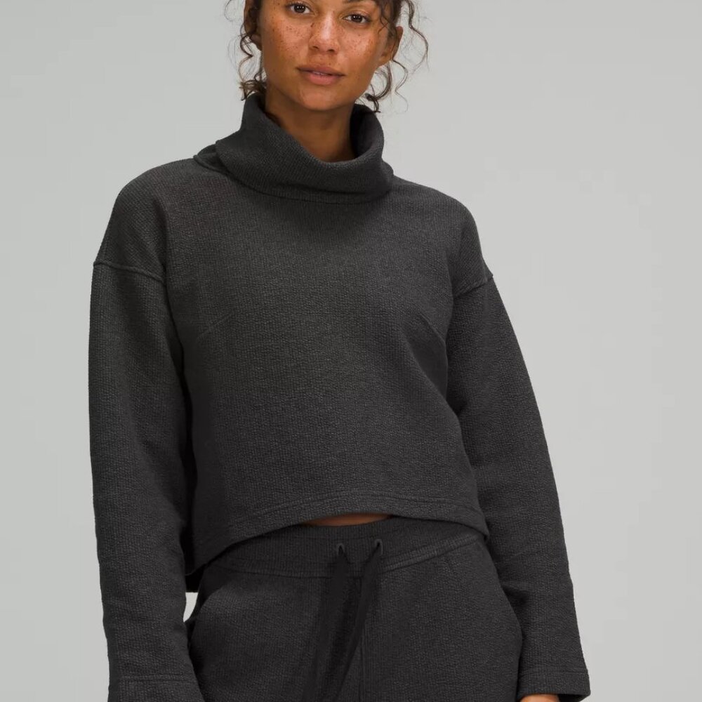 Lululemon Ribbed Funnel Neck/Turtleneck Pullover - Size 6